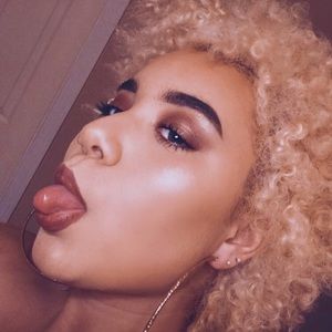 Meet your Posher, Summer